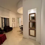 Donci Penthouse דירה
